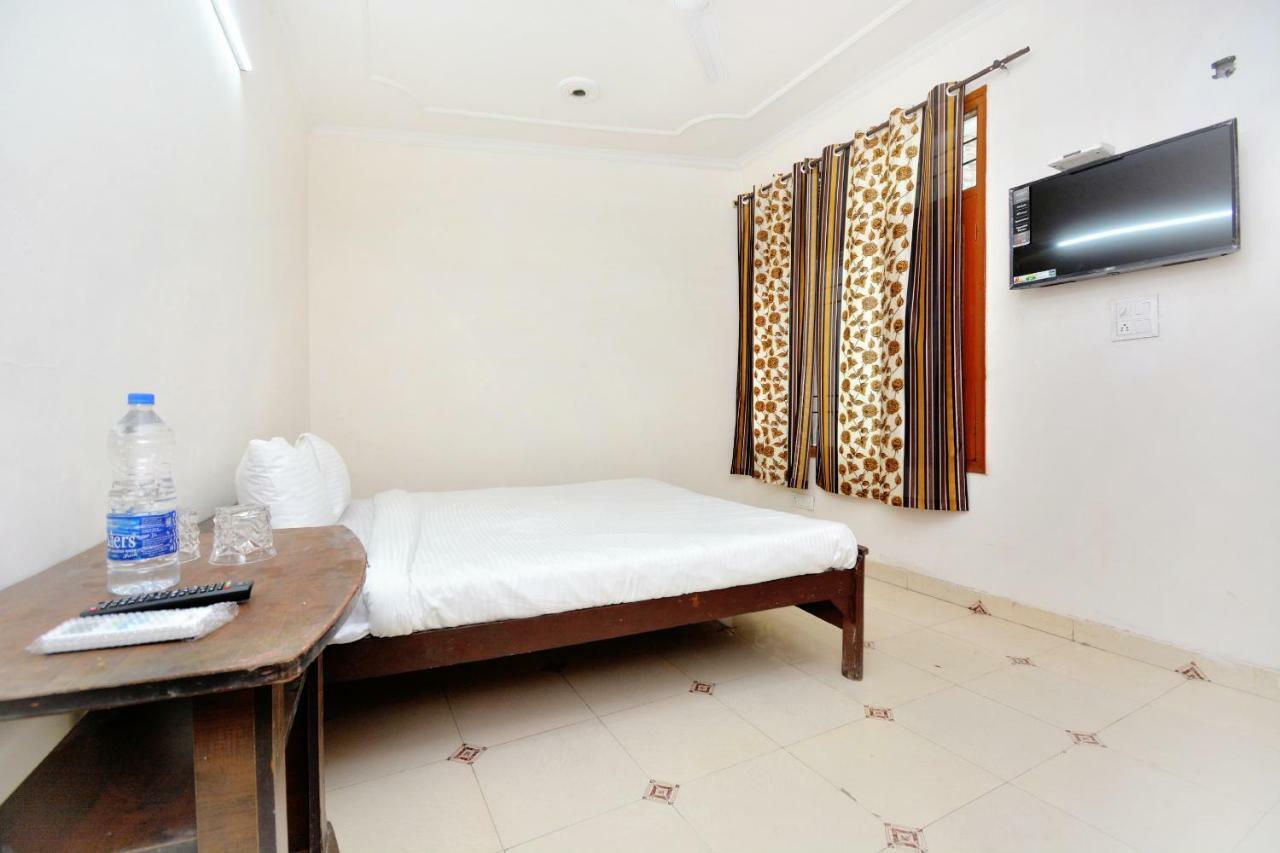Spot On 44679 Hotel Samrat Sohāna Exterior foto