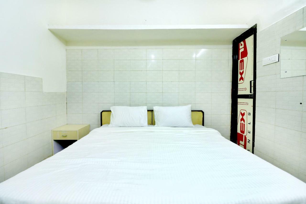Spot On 44679 Hotel Samrat Sohāna Exterior foto